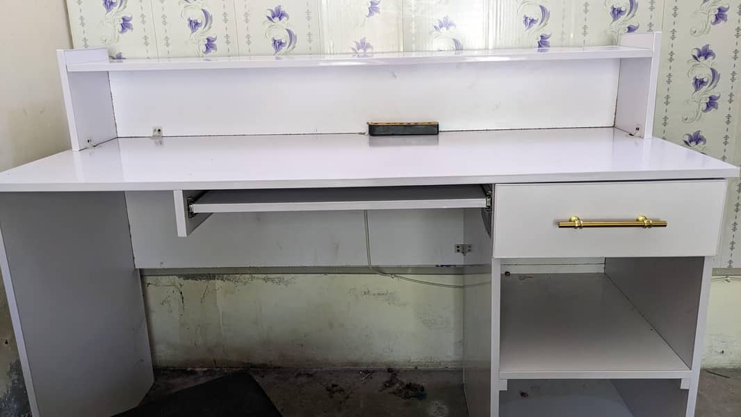 computer table 0