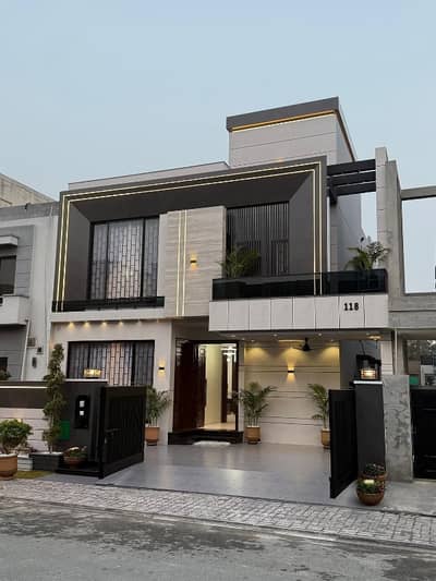 10 Marla Luxurious House for Sale in Bahria Town Lahore, Jasmine Block