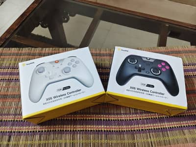 EasySMX X05 Wireless Gaming Controller - New - Black/White