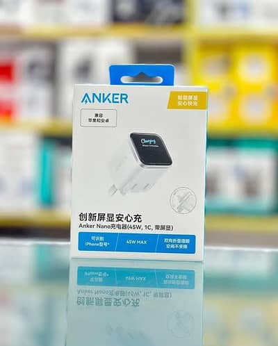 Anker Nano 45w AI smart display charger box pack
