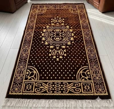 mahroon color center piece