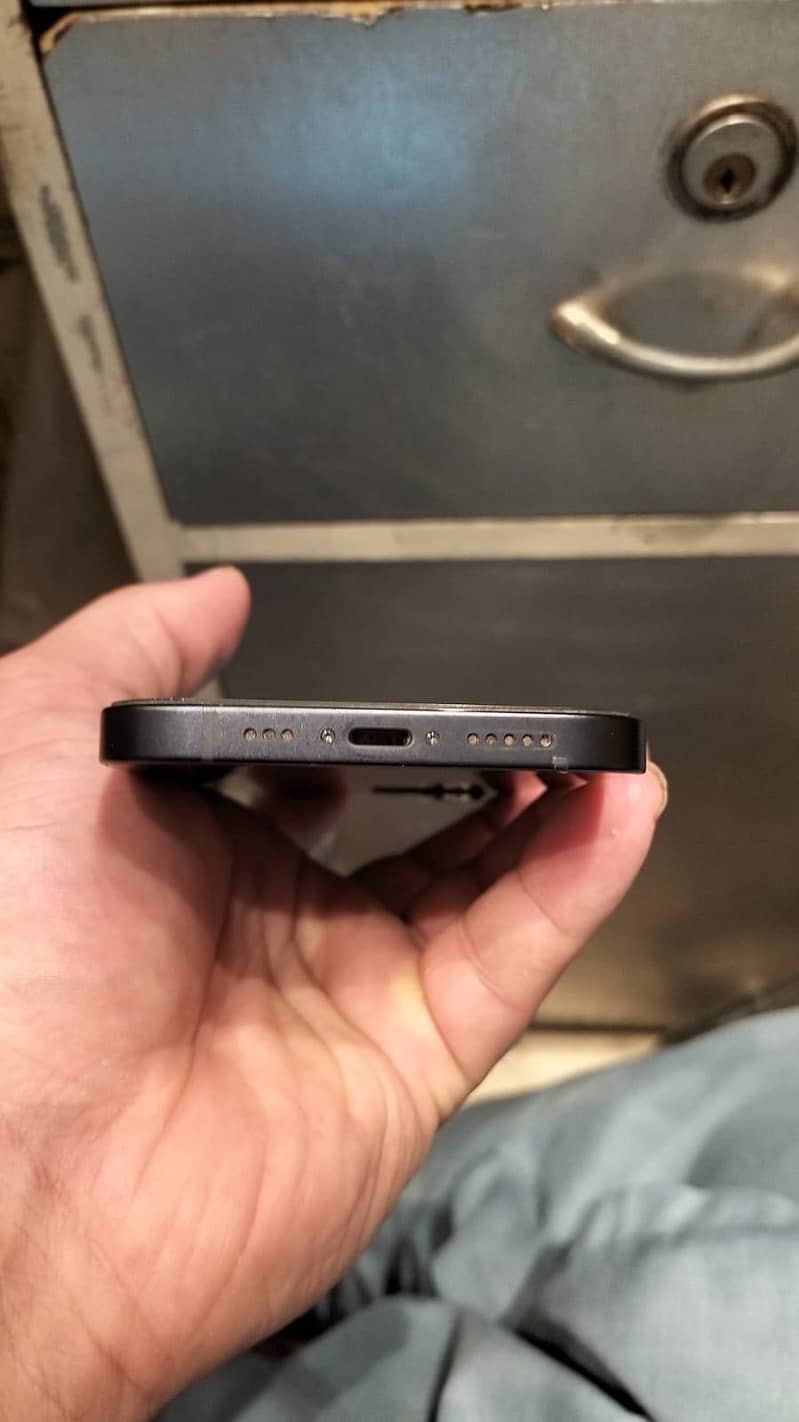 Apple iPhone 12 2