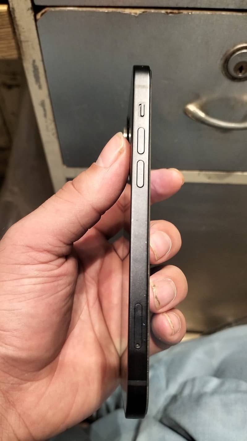 Apple iPhone 12 3