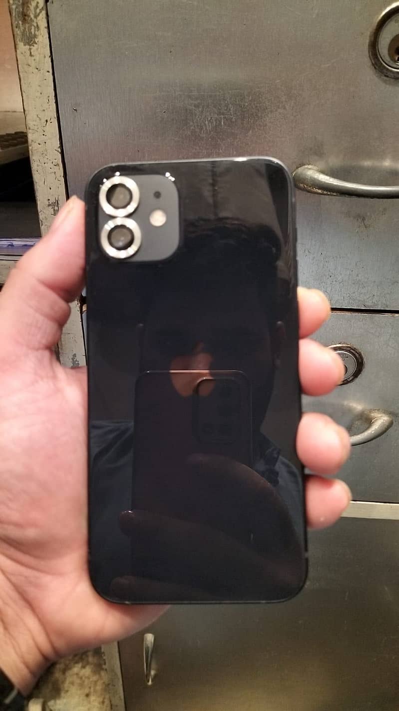 Apple iPhone 12 4
