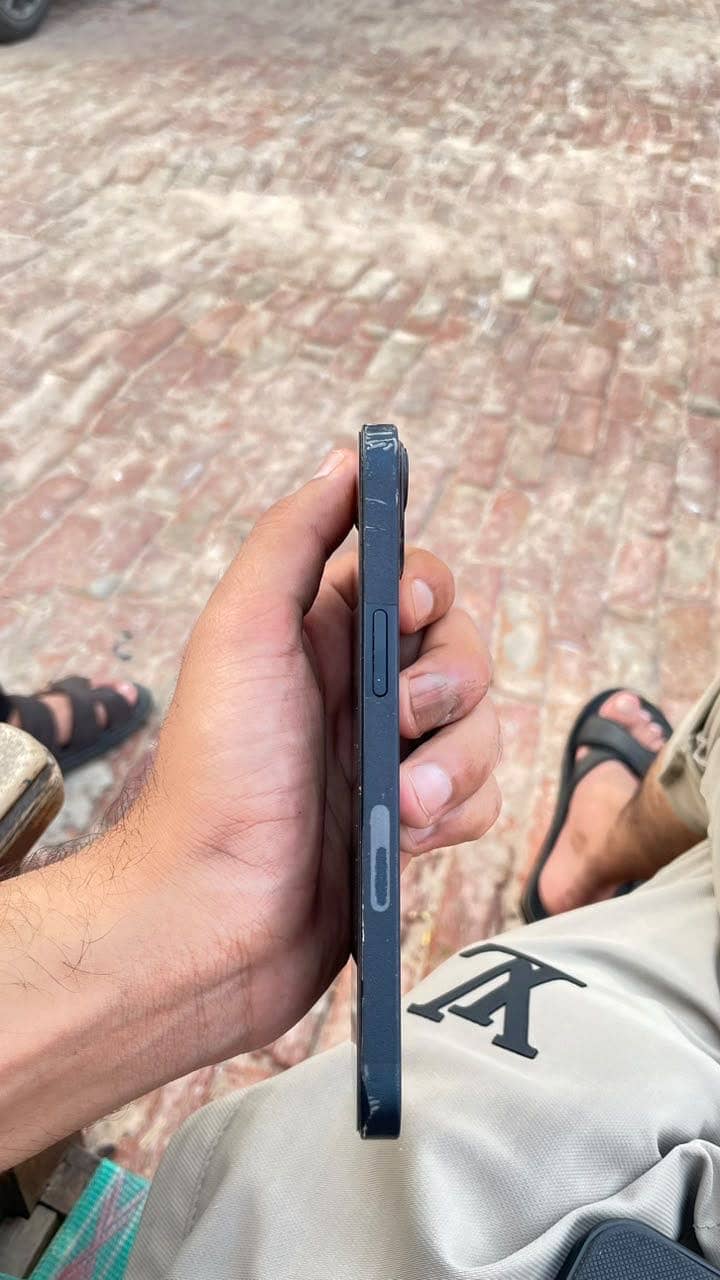Apple iPhone 13 3