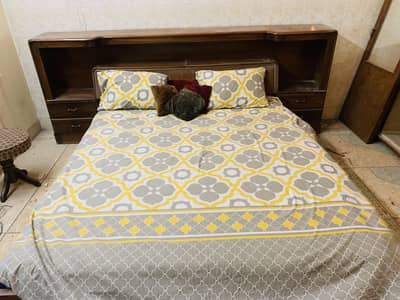 BEDROOM SET