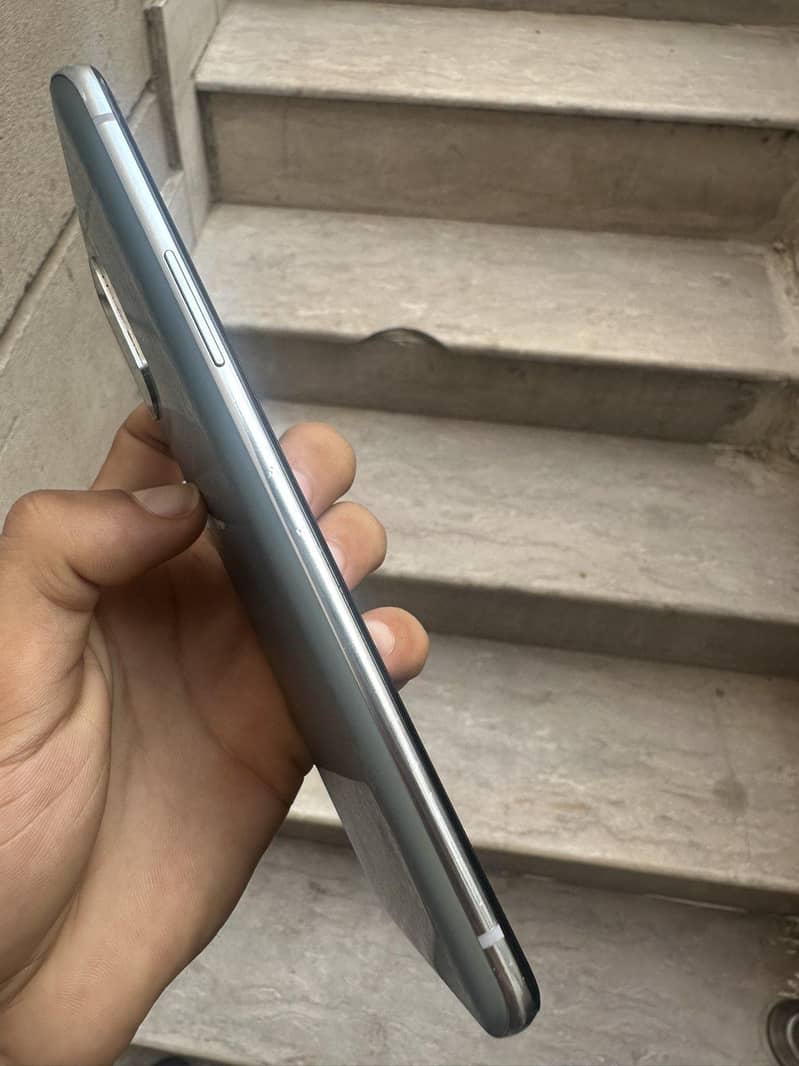 One Plus 8T 4