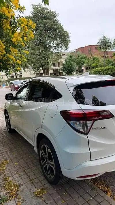 Honda Vezel 2014 for urgent sale