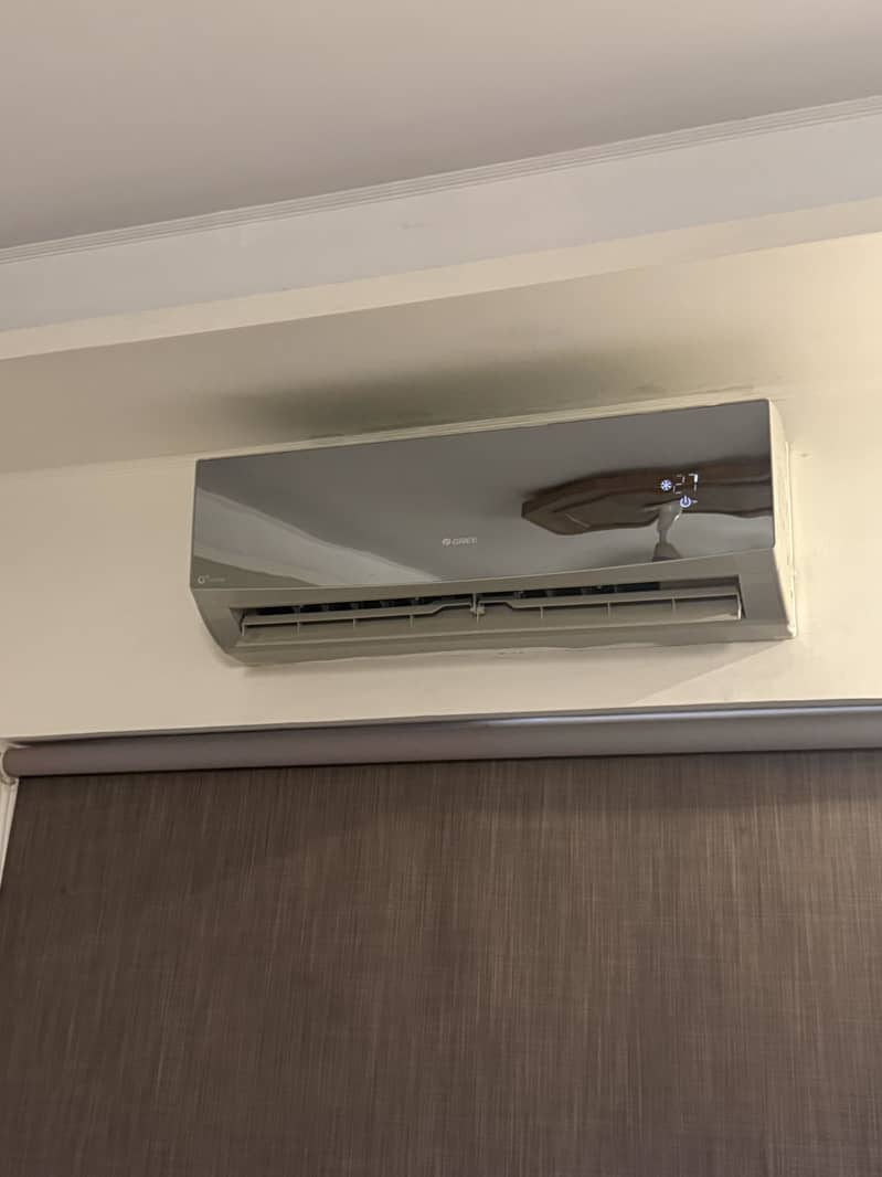 Gree 1 Ton DC Inverter Split AC – Grey Color | Like New 0
