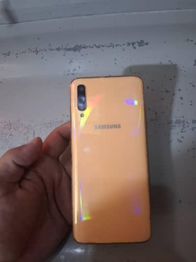 Samsung Mobile A70