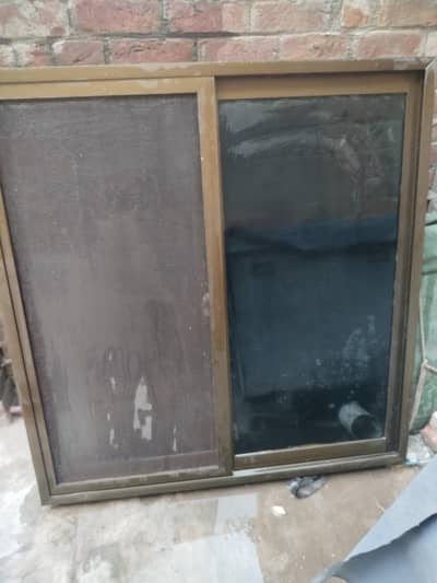 window aluminium 4/4 in size for sale