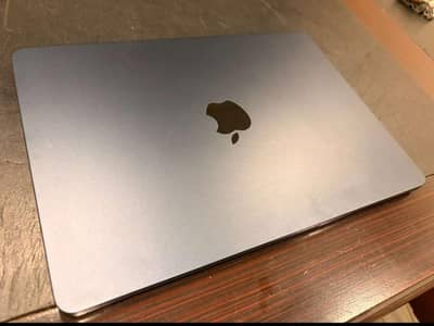 Apple Macbook Air 13" M2 16 / 256 Brand New Condition