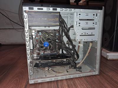 Gaming/ work PC i5 4th gen, Rx 470, 500GB Samsung SSD, 8GB Ram