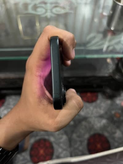 Apple iPhone 16