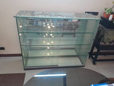 Glass showcase
