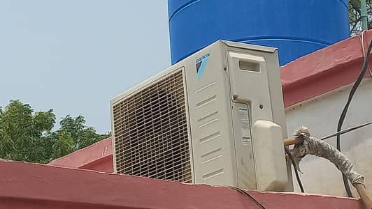 Daikin 1 Ton Split AC  Non-Inverter in Excellent Condition