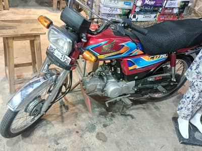 HONDA CD70 FOR SALE IN NEW CONDITION