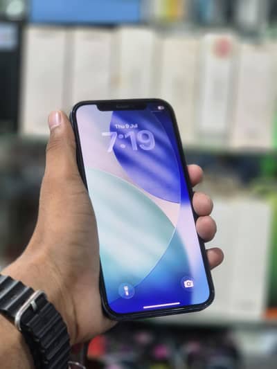 Apple iPhone 12