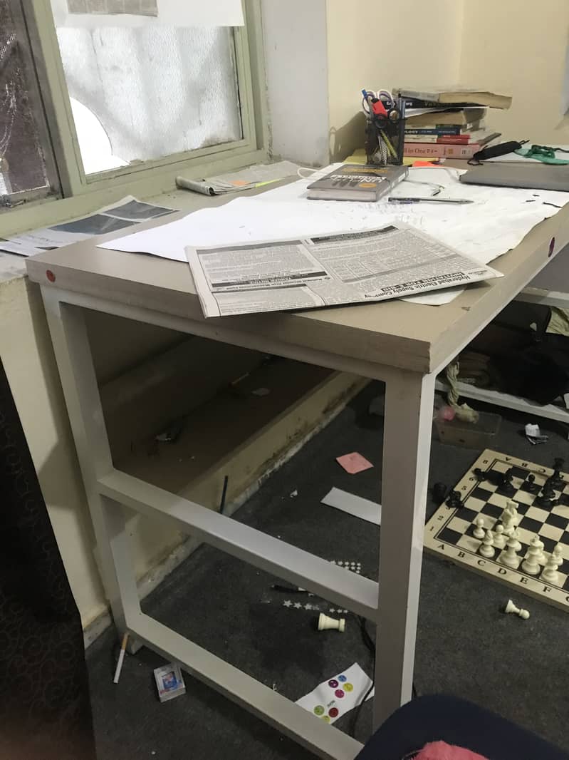 Study table 0