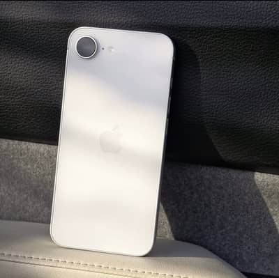 Apple iPhone 16e Factory Unlocked