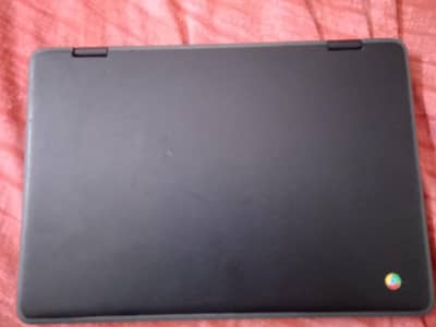 Lenovo 300e touch and type chrome book