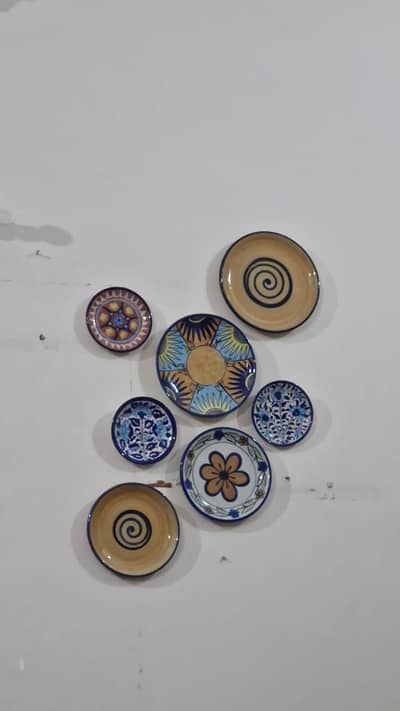 decortive wall hanging blue poetry plates
