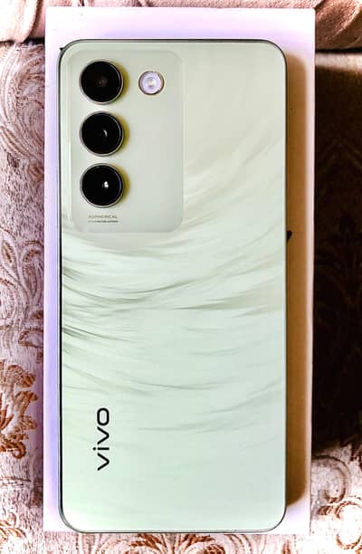 VIVO Y 100