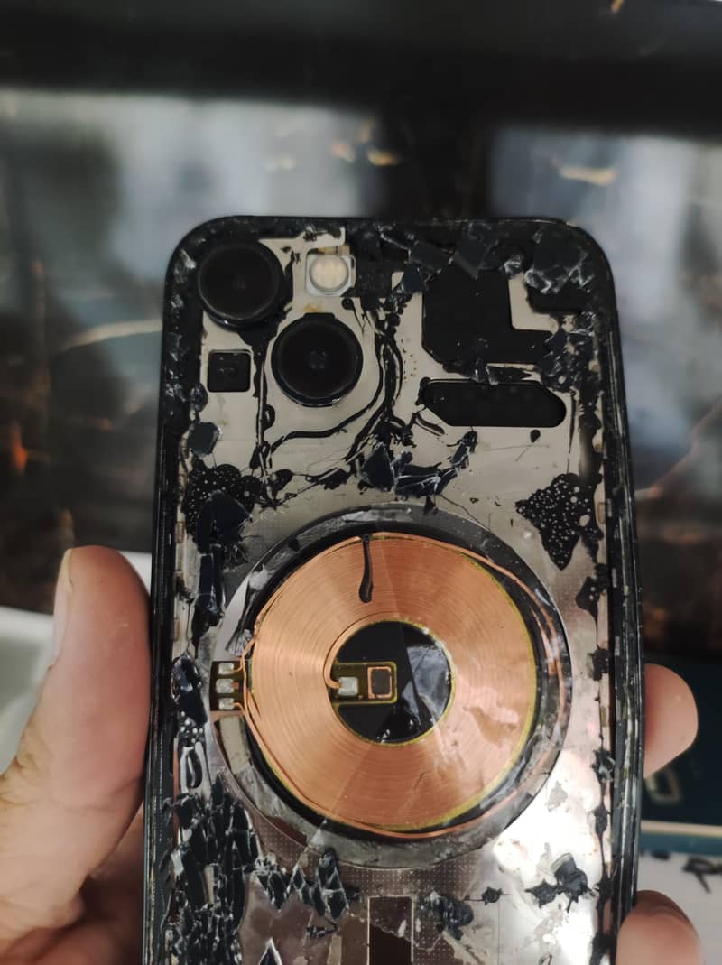 Apple iPhone 13 2