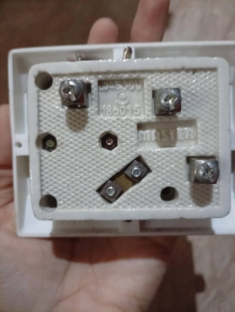 breaker 4