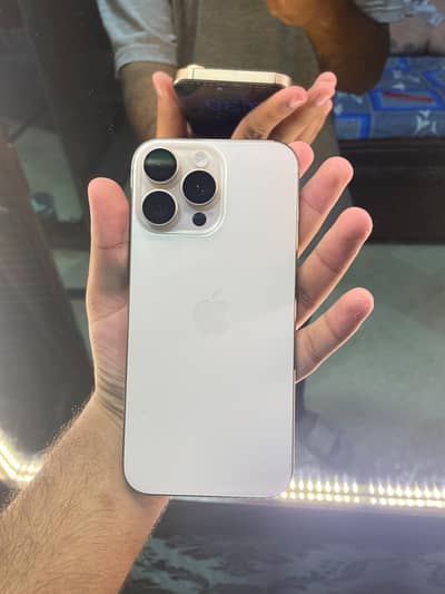 Apple iPhone 16 Pro Max