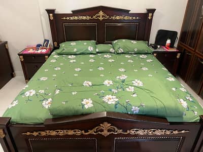 Bed Set - King size Bedroom Set for sale - Excellent Condition