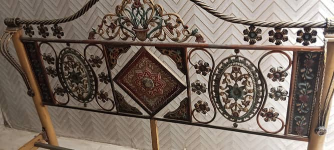 Iron bed king size