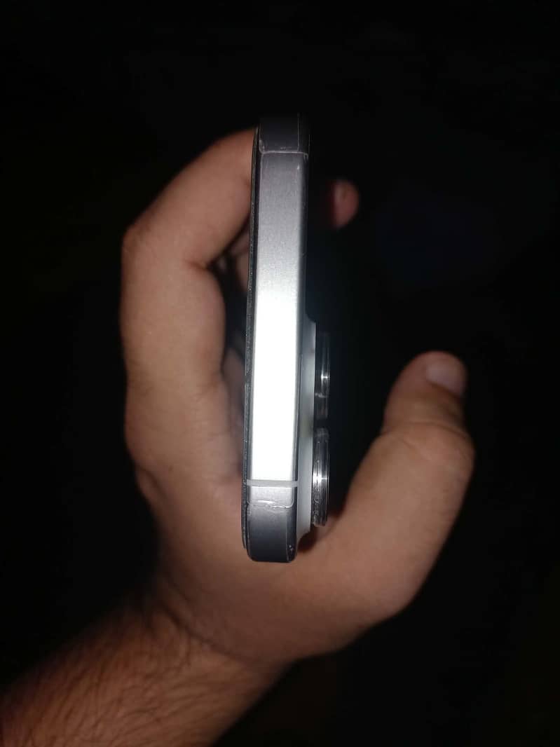 Apple iPhone 15 Pro Max 1