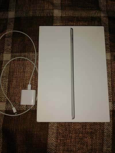 one month used ipad 9th gen. (you won't find this price anywhere else)