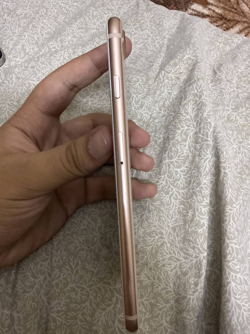 Apple iPhone 8 Plus 2