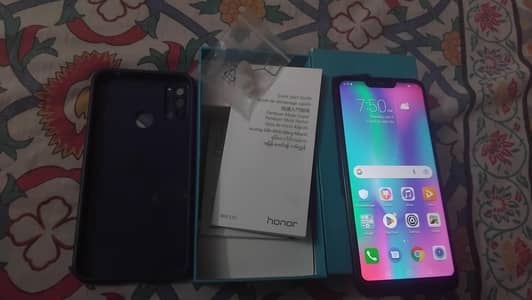 Honor 8C