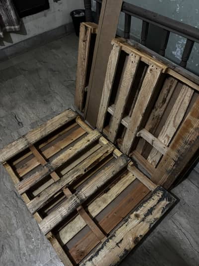 Imported wooden Pallets for sale