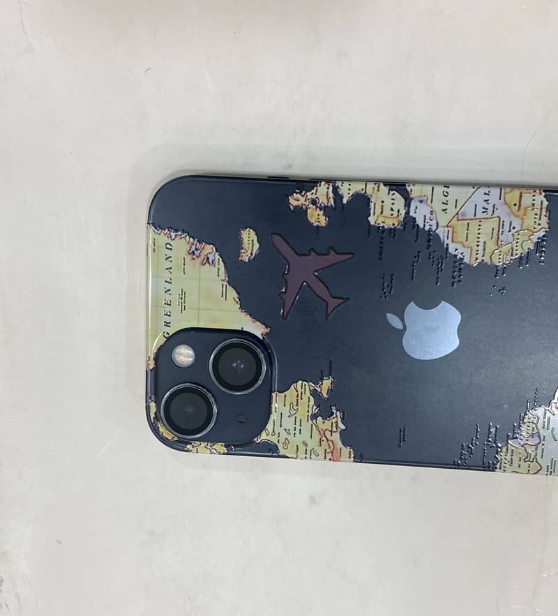 Apple iPhone 13 2
