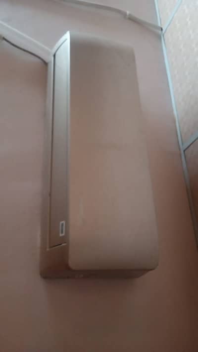 dawlance inverter split 1 ton 10/10 condition