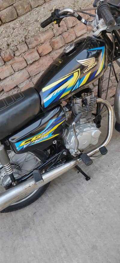 honda 125 2003 model urgent sale copy file available hai
