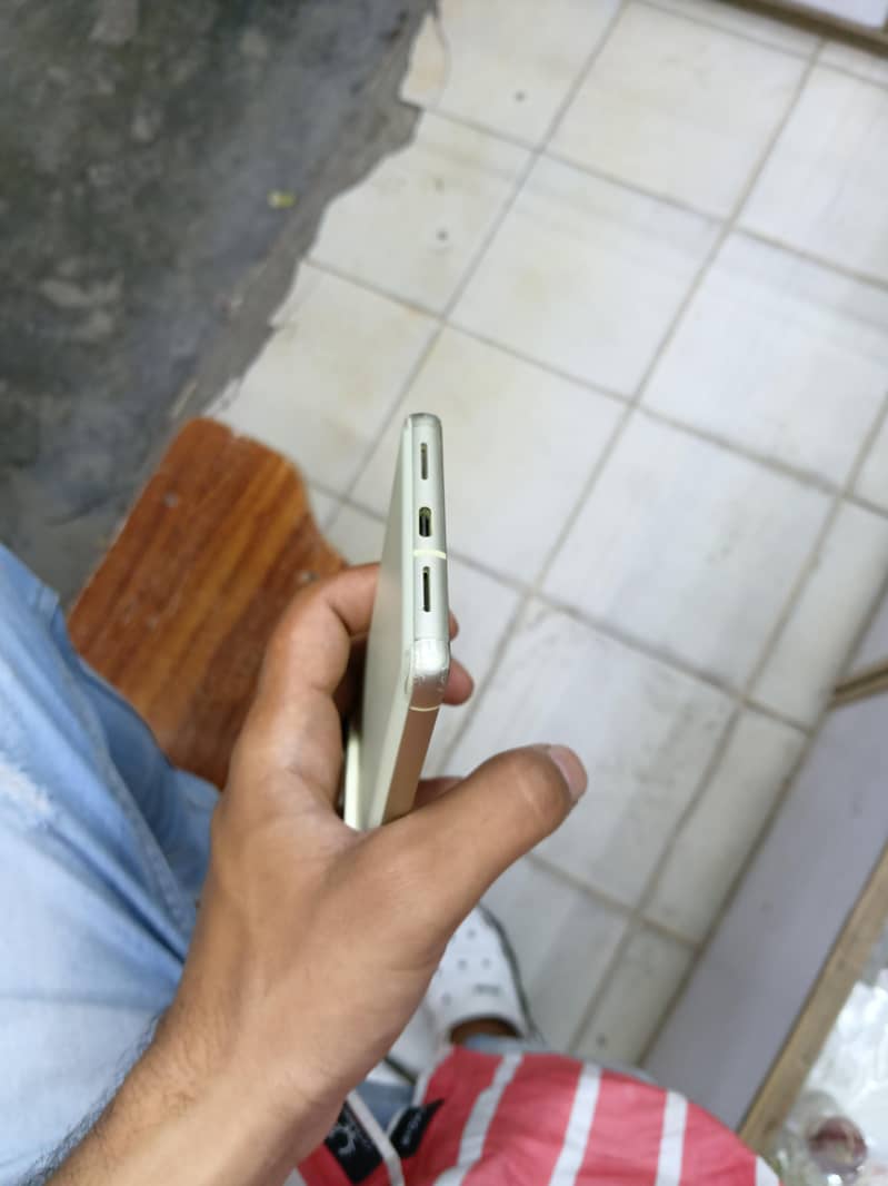 Google Pixel 7 4