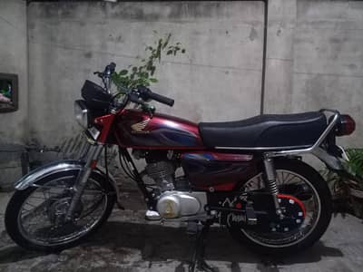Honda CG125 sheet on tanki tapa 100% condition bumper to bumper geniun