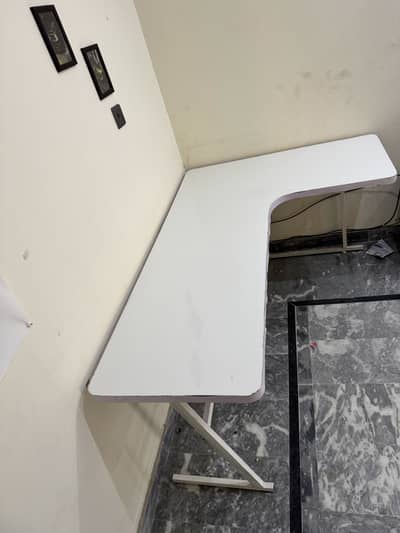 Gaming table