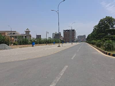 8 Marla Commercial Main Bulverd Facing Raiwind Plot For Sale