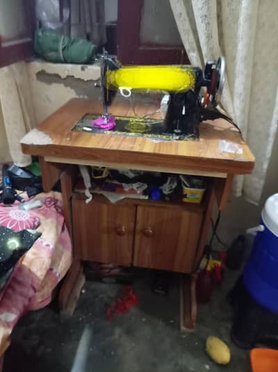 stiching machine with stand