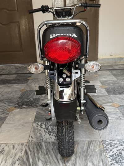 Honda CG 150 S black gold edition