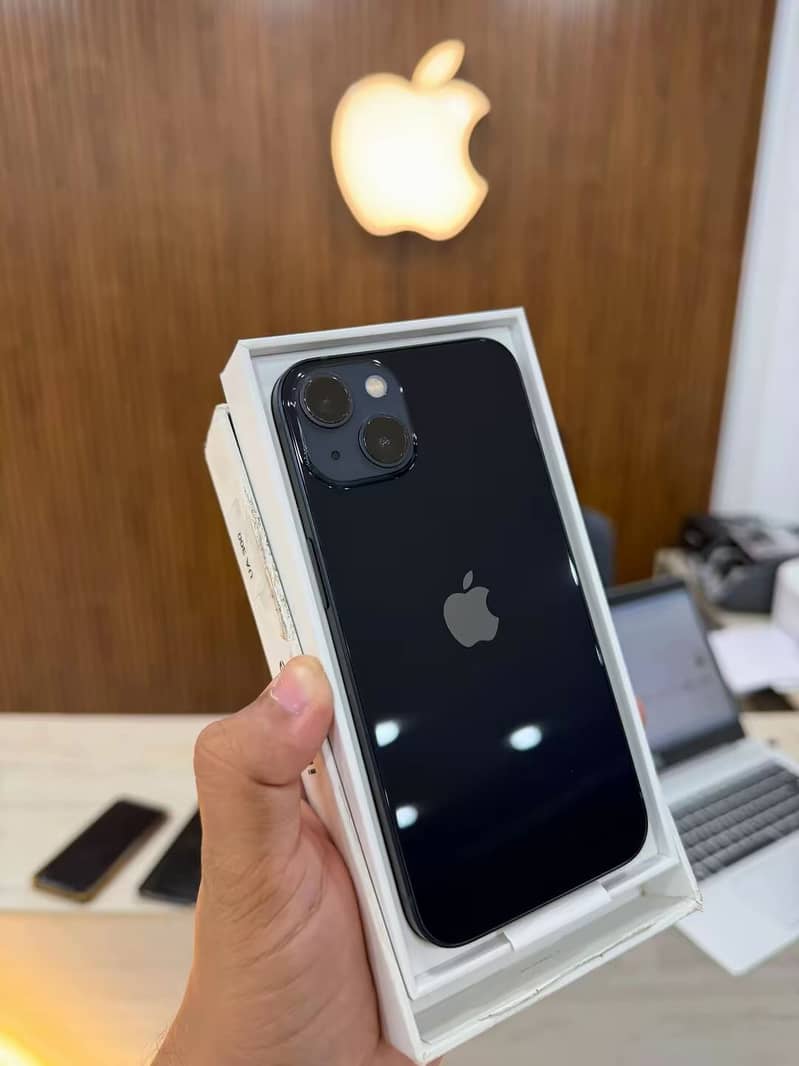 Apple iPhone 13 1