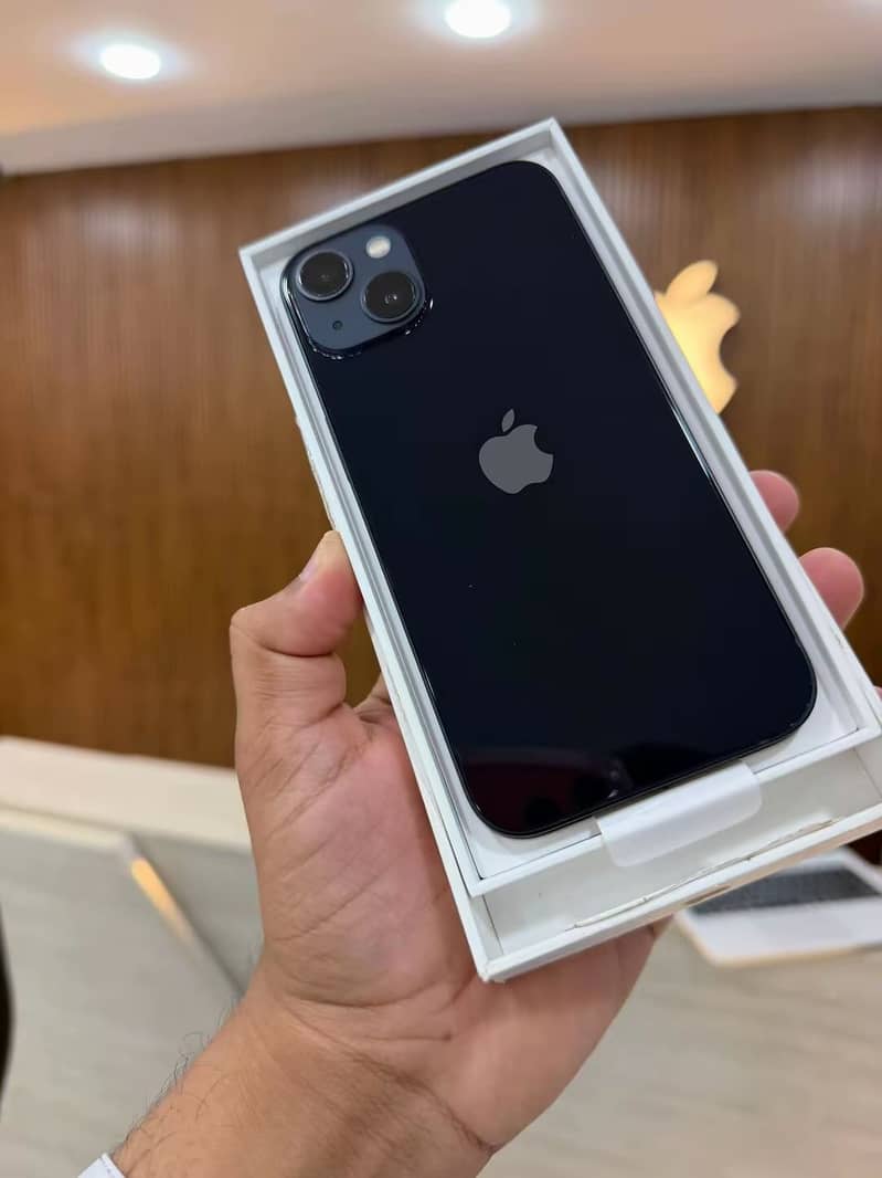 Apple iPhone 13 2