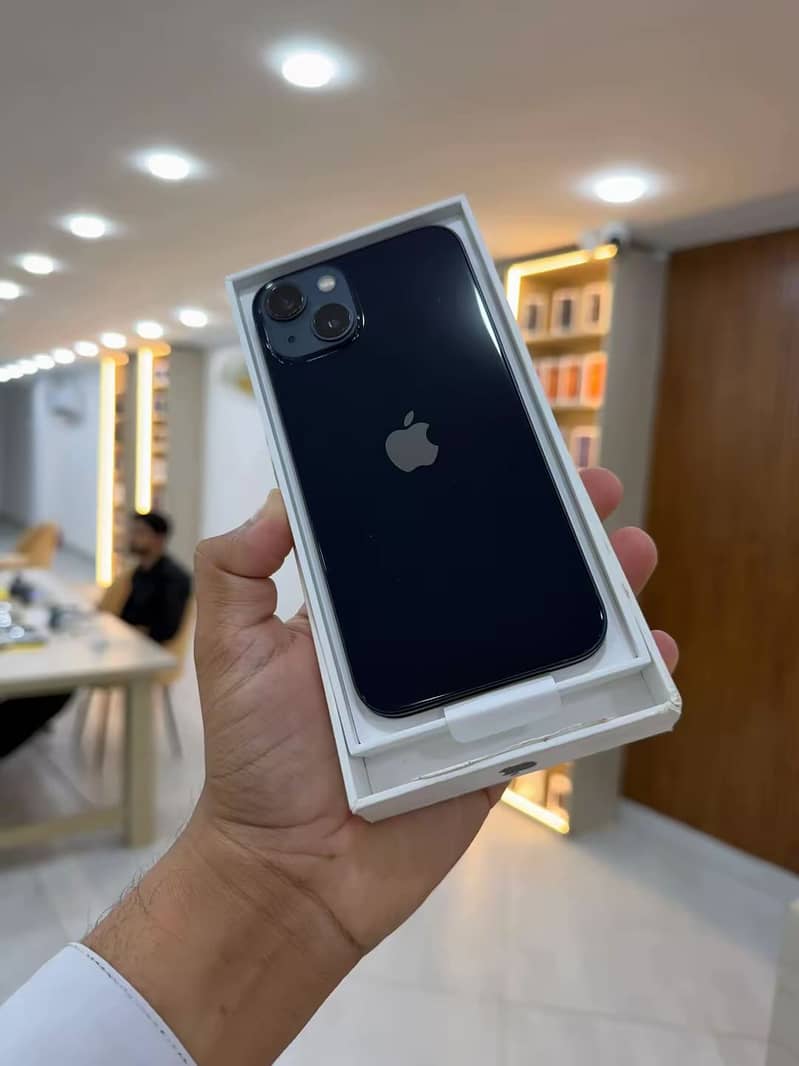 Apple iPhone 13 3