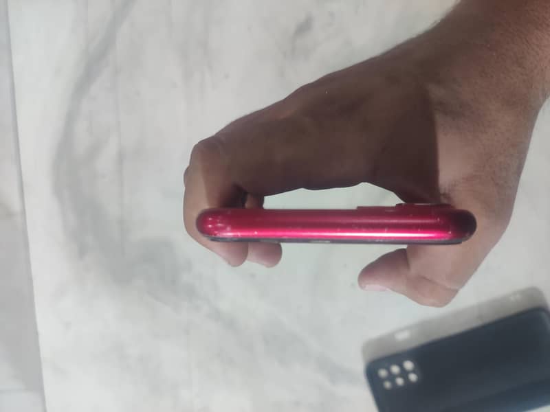 Apple iPhone 11 4